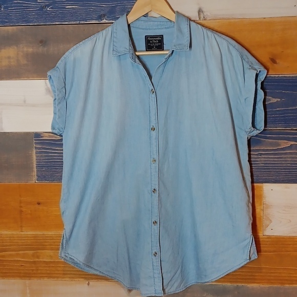 Abercrombie & Fitch chambray blue top M - Picture 1 of 7